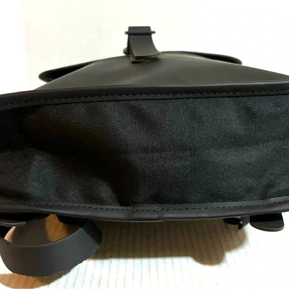 Rains unisex rucksack mit karabinerverschluss black rubber & canvas backpack - Picture 8 of 10